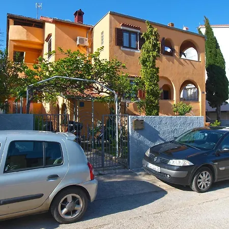 Apartment Fuer 8 Personen Ca 85 Qm In Medulin, Istrien Suedkueste Von Istrien Medulin